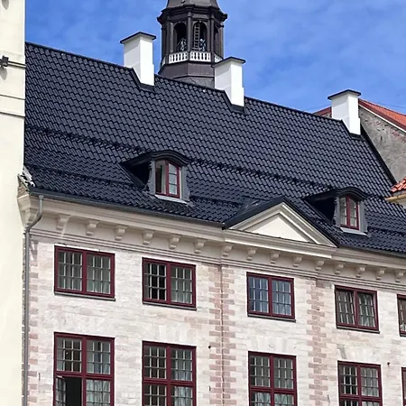 Family Nr 1 - J26 Luxury Apartment, Jauniela 26 Old - Great Location - 2 Bedrooms - 85 M2 *