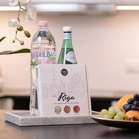 Family Nr 1 - J26 Luxury Apartment, Jauniela 26 Old - Great Location - 2 Bedrooms - 85 M2 Dzīvoklis Riga