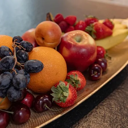 Dzīvoklis Family Nr 1 - J26 Luxury Apartment, Jauniela 26 Old - Great Location - 2 Bedrooms - 85 M2 Riga