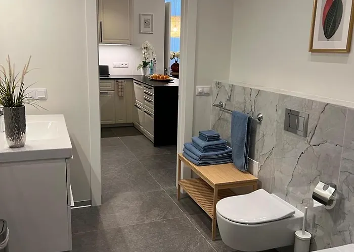 Family Nr 1 - J26 Luxury Apartment, Jauniela 26 Old - Great Location - 2 Bedrooms - 85 M2 Riga