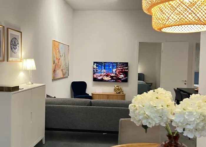 Family Nr 1 - J26 Luxury Apartment, Jauniela 26 Old - Great Location - 2 Bedrooms - 85 M2