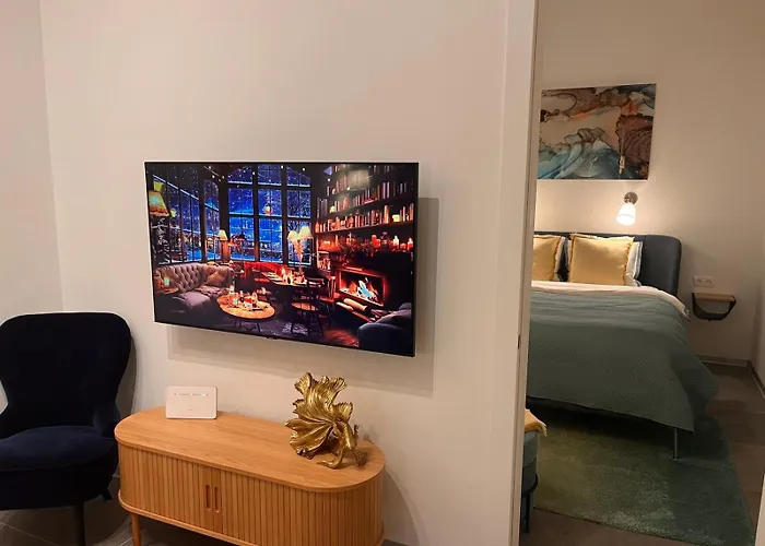 Family Nr 1 - J26 Luxury Apartment, Jauniela 26 Old - Great Location - 2 Bedrooms - 85 M2 Dzīvoklis