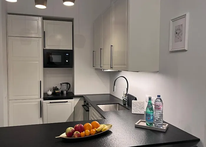 Dzīvoklis Family Nr 1 - J26 Luxury Apartment, Jauniela 26 Old - Great Location - 2 Bedrooms - 85 M2 *