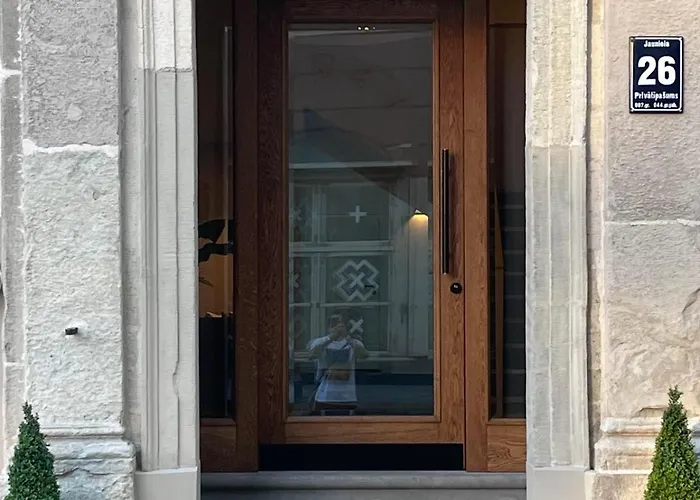 Family Nr 1 - J26 Luxury Apartment, Jauniela 26 Old - Great Location - 2 Bedrooms - 85 M2 Dzīvoklis