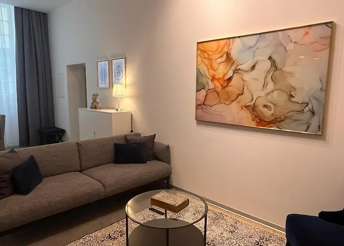 Family Nr 1 - J26 Luxury Apartment, Jauniela 26 Old - Great Location - 2 Bedrooms - 85 M2 Riga