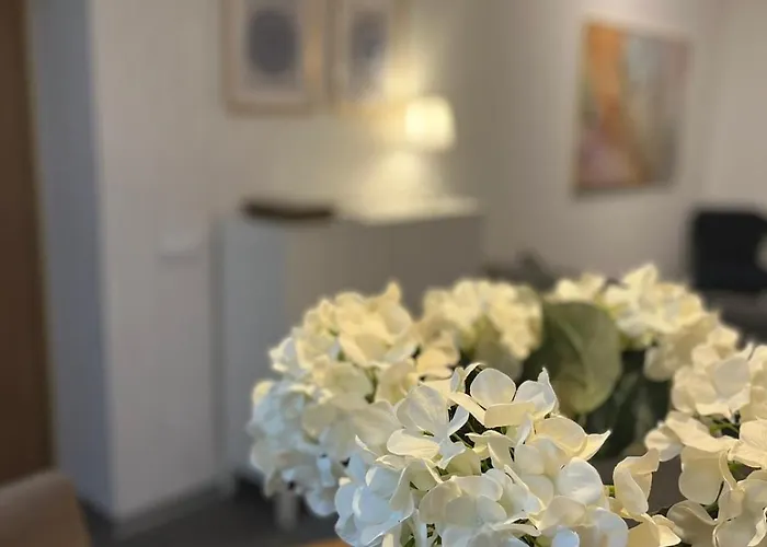 Dzīvoklis Family Nr 1 - J26 Luxury Apartment, Jauniela 26 Old - Great Location - 2 Bedrooms - 85 M2 Riga