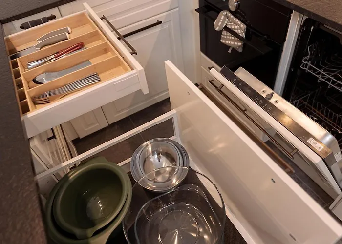 Dzīvoklis Family Nr 1 - J26 Luxury Apartment, Jauniela 26 Old - Great Location - 2 Bedrooms - 85 M2 Riga