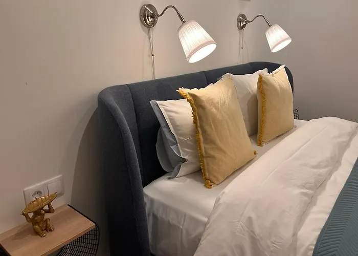 Family Nr 1 - J26 Luxury Apartment, Jauniela 26 Old - Great Location - 2 Bedrooms - 85 M2 Dzīvoklis Riga