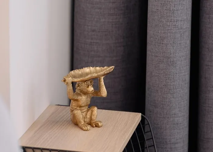 Family Nr 1 - J26 Luxury Apartment, Jauniela 26 Old - Great Location - 2 Bedrooms - 85 M2 * Riga