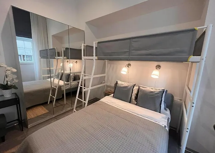 Family Nr 1 - J26 Luxury Apartment, Jauniela 26 Old - Great Location - 2 Bedrooms - 85 M2 *