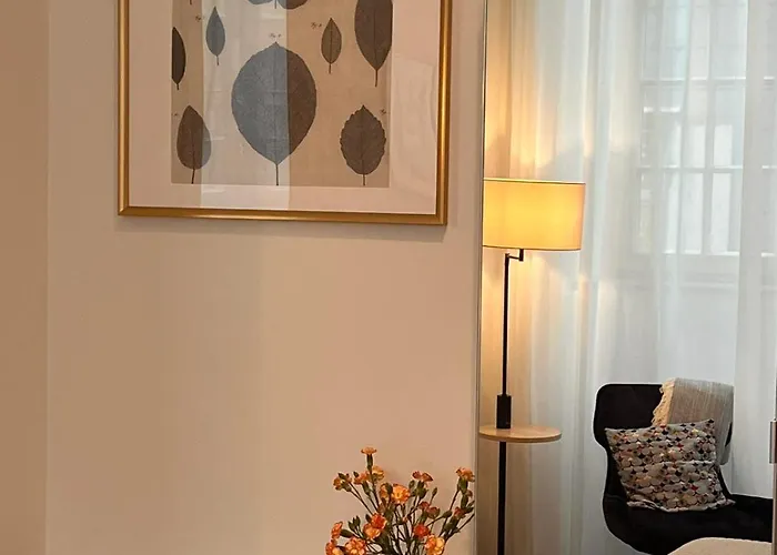 Family Nr 1 - J26 Luxury Apartment, Jauniela 26 Old - Great Location - 2 Bedrooms - 85 M2 Dzīvoklis Riga