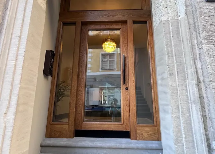 Family Nr 1 - J26 Luxury Apartment, Jauniela 26 Old - Great Location - 2 Bedrooms - 85 M2 Riga