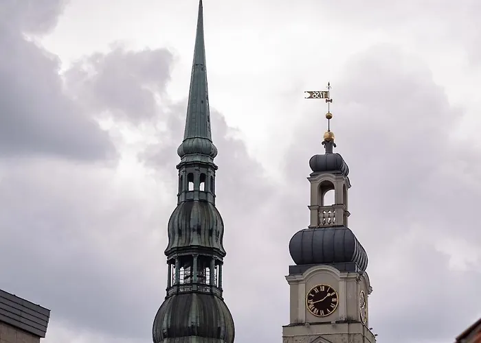 Dzīvoklis Family Nr 1 - J26 Luxury Apartment, Jauniela 26 Old - Great Location - 2 Bedrooms - 85 M2