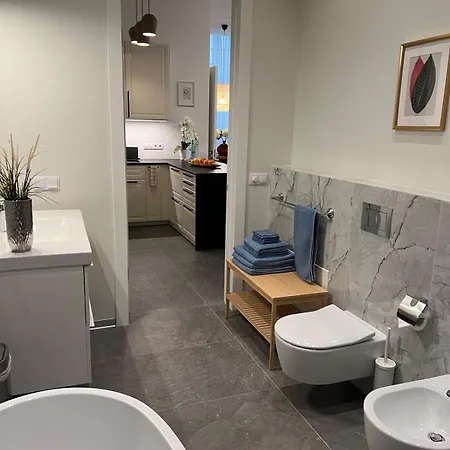 Family Nr 1 - J26 Luxury Apartment, Jauniela 26 Old - Great Location - 2 Bedrooms - 85 M2 Riga