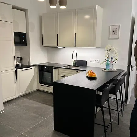 Family Nr 1 - J26 Luxury Apartment, Jauniela 26 Old - Great Location - 2 Bedrooms - 85 M2