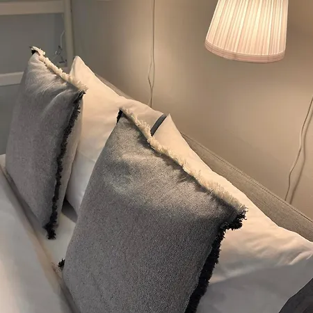 Family Nr 1 - J26 Luxury Apartment, Jauniela 26 Old - Great Location - 2 Bedrooms - 85 M2 *