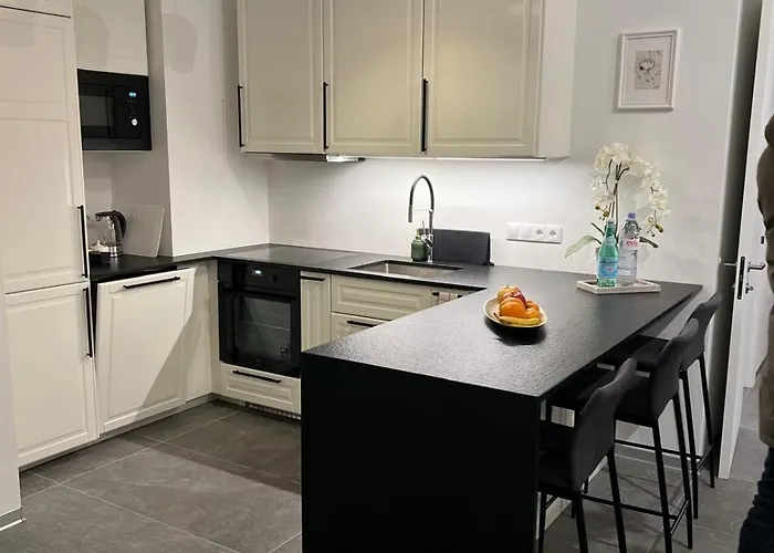 Family Nr 1 - J26 Luxury Apartment, Jauniela 26 Old - Great Location - 2 Bedrooms - 85 M2