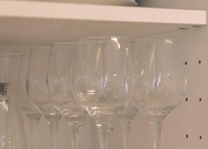 Family Nr 1 - J26 Luxury Apartment, Jauniela 26 Old - Great Location - 2 Bedrooms - 85 M2 Riga