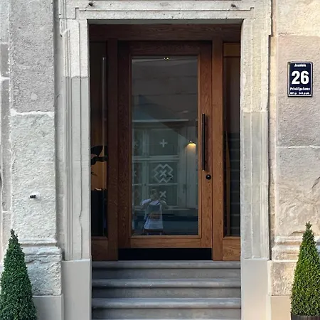 Family Nr 1 - J26 Luxury Apartment, Jauniela 26 Old - Great Location - 2 Bedrooms - 85 M2 Daire
